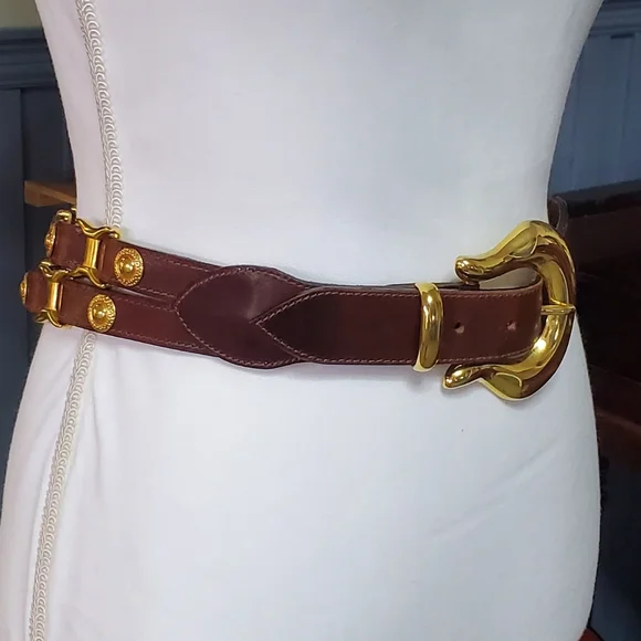 Streets Ahead Brown Leather Belt with Gold Buckle. - Picture 3 of 16